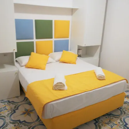 Suitenapolisantalucia Naples