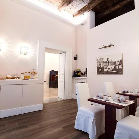 Oda ve Kahvaltı Foro Carolino S&b 2*