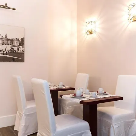 Oda ve Kahvaltı Foro Carolino S&b