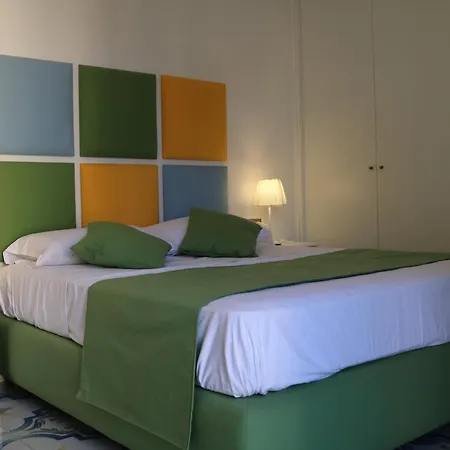 Suitenapolisantalucia Bed & Breakfast *
