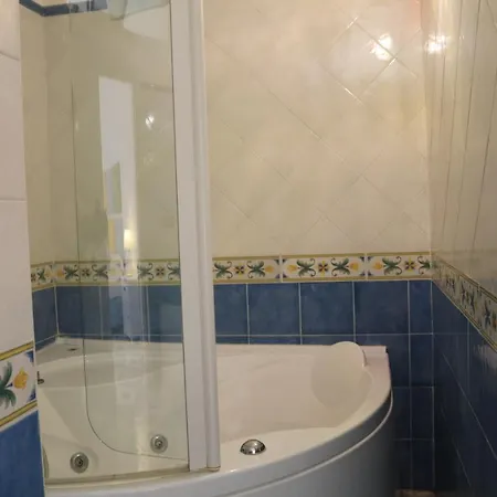 Suitenapolisantalucia Bed & Breakfast *