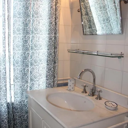 Le Sorelle Bed & Breakfast 2*