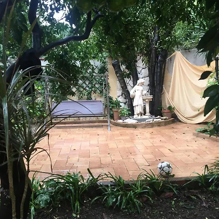 Il Giardino Di Daphne Couette-café