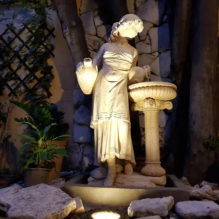 Il Giardino Di Daphne Couette-café Naples