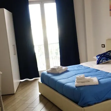 Holiday Garibaldi Bed and breakfast Nápoles