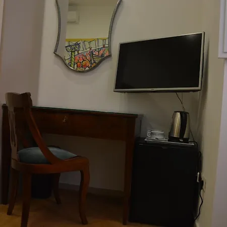 Oda ve Kahvaltı Dimora Megaride 2*
