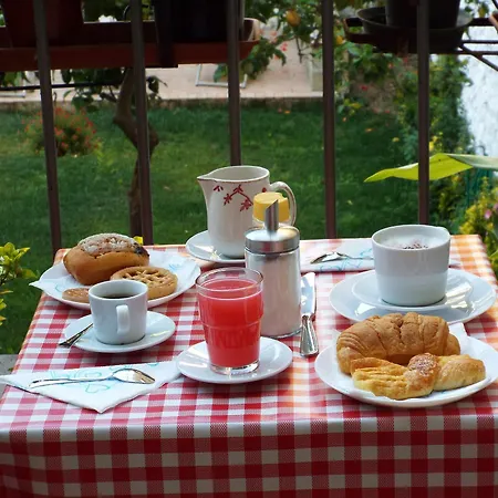 Bed and Breakfast Ingiropernapoli 2*