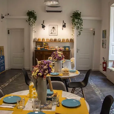Bed & Breakfast Borgo Vergini Garden Napoli