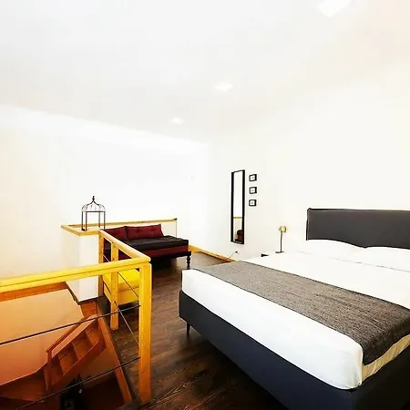 Casa Hosteno Napels
