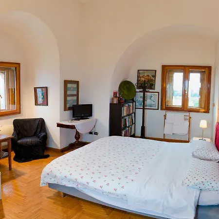 Bed & Breakfast La Torre Di Ro Naples