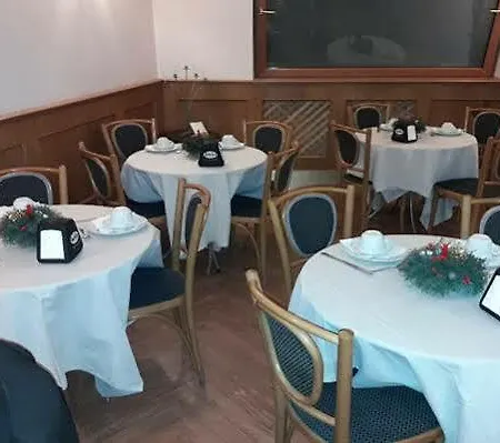 酒店 莱奥帕尔迪酒店