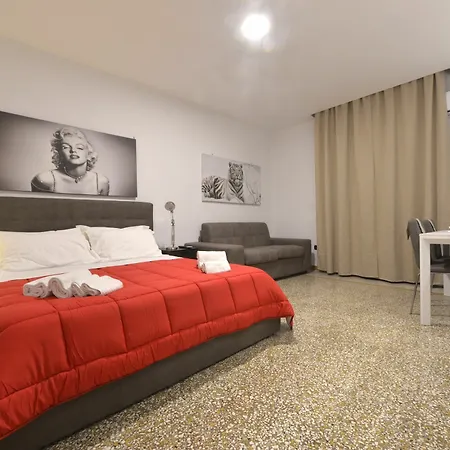 Guest house Napoli Central City 2*