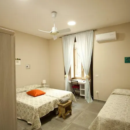 Cara Νάπολη