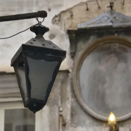 Domus Sanfelice *