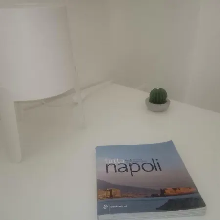 La Porta Accanto Apartment *