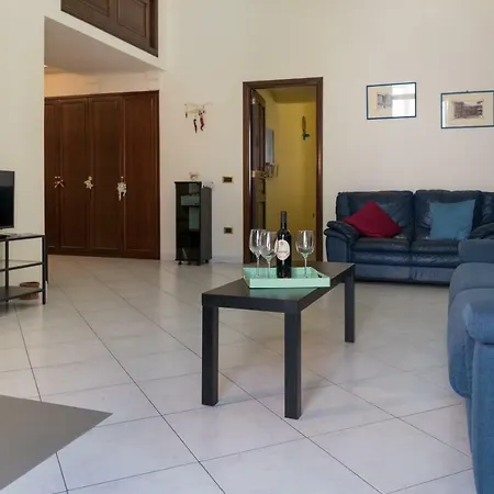 Cuore Napoletano A Due Passi Dal Lungomare Apartment *