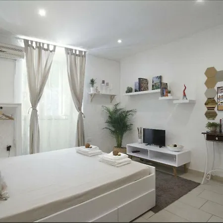 Lorenzo's Art Appartement *