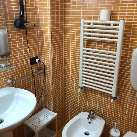 Alojamento de Acomodação e Pequeno-almoço Quattro Palazzi Centro Nápoles