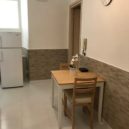 La Casa Di Flo Neapol