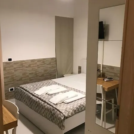 Pensjonat La Casa Di Flo Neapol