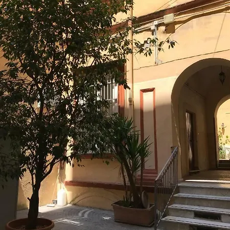 La Casa Di Flo * Neapol