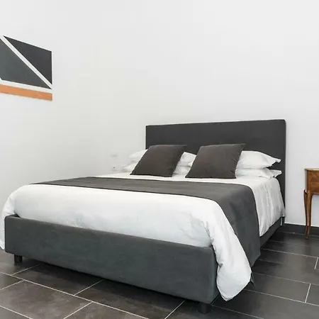 Bed & Breakfast Duomo 77 Naples