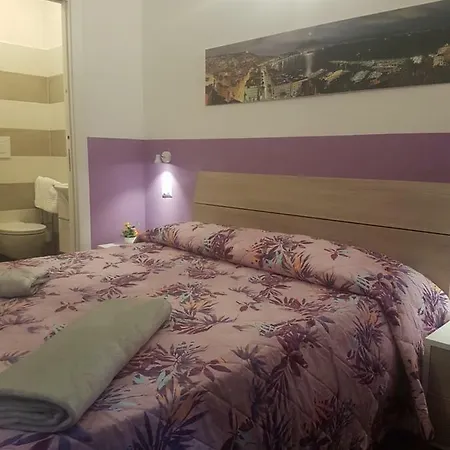 Gradoni Di Chiaia Twenty Three * Napoli