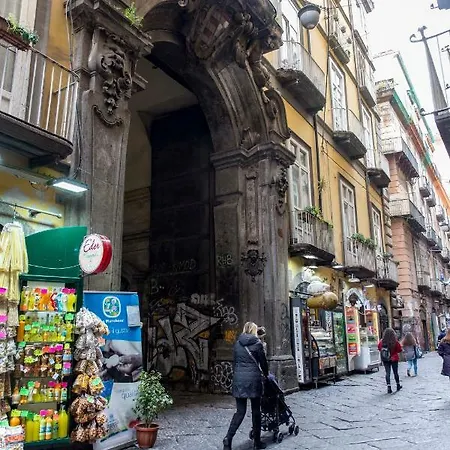 Palazzo Carafa Della Spina 3* Napoli