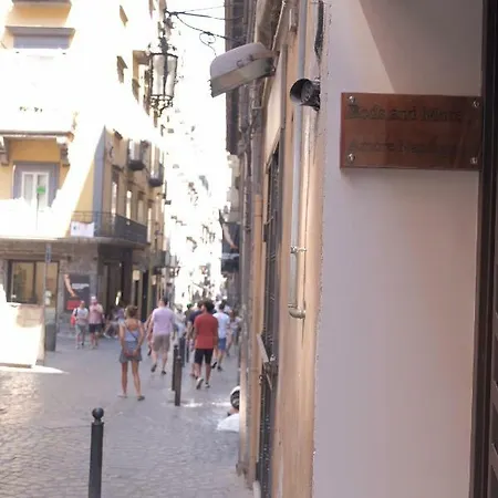 Napoletano Konukevi *