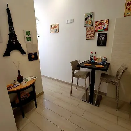 Domus San Biagio 14 Bed and Breakfast 2*