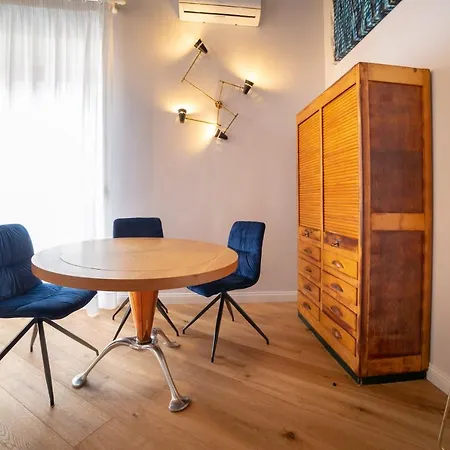 Apartment Design Next Sorbillo On Tribunali St By Houseinnaples *