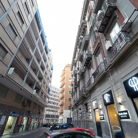 Le 4 Stagioni Dante H Centro, By Clapa Group Guest house 2*