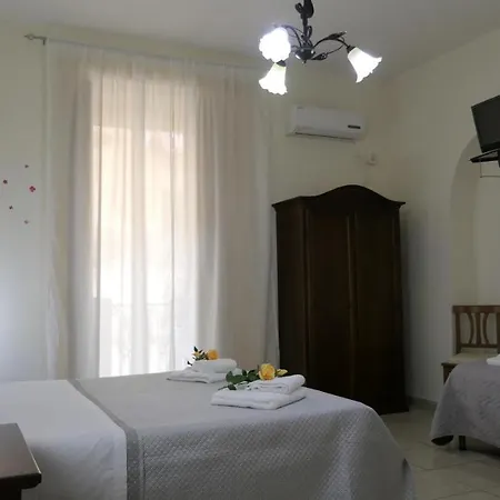 Dimora Cirillo Bed and breakfast Nápoles