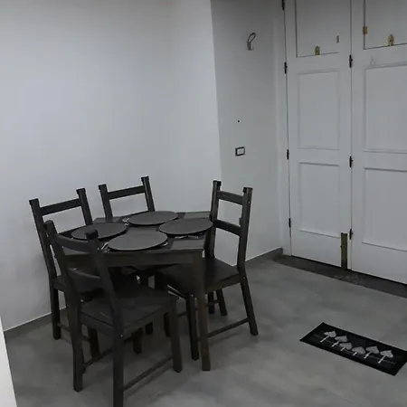 Qui Family Apartman *