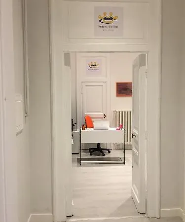 Neapolis Bellini Oda ve Kahvaltı
