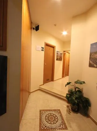 زارا فندق نابولي