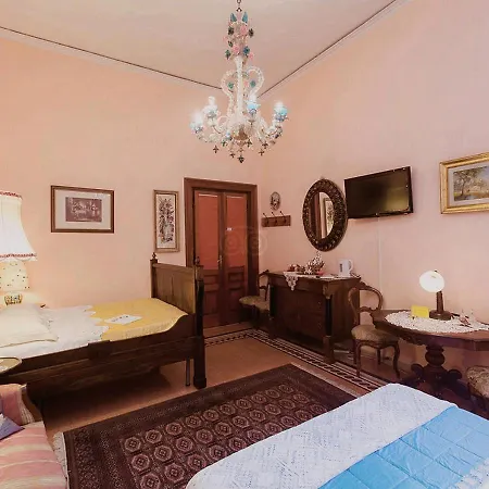 Bed & Breakfast Atmosfere Del Centro Storico Neapel