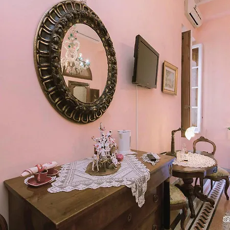 Bed & Breakfast Atmosfere Del Centro Storico Neapel
