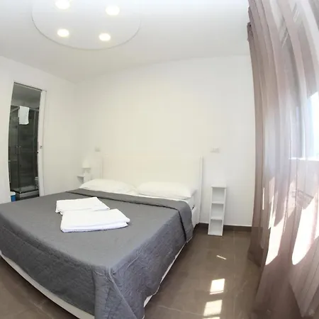 Mondo Suites Apartments Naples