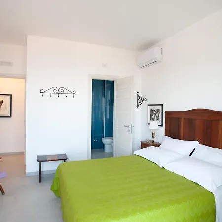 Ichome - Maison D'artiste 2* Neapol