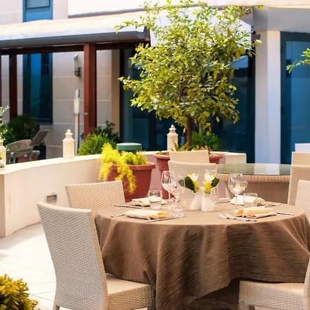 Tiempo Hotell 3*