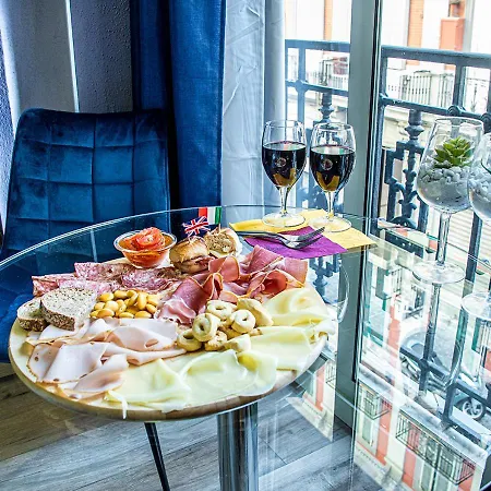 Angioino & Hotel 3*