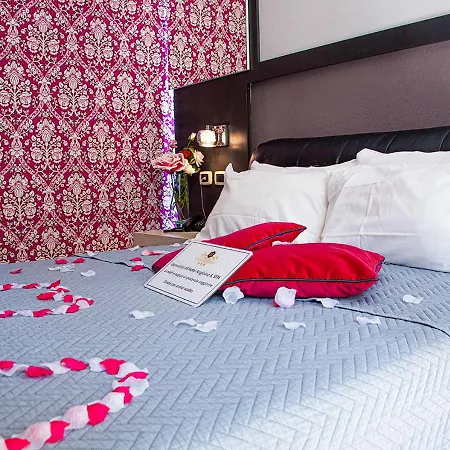 Hotel Angioino & 3*