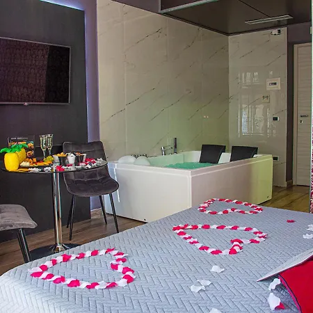 Angioino & Hotel 3*