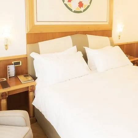 Otel Renaissance Mediterraneo 4*