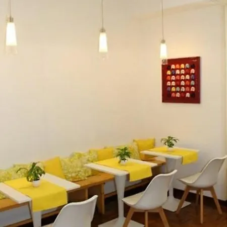 Bed & Breakfast 319 Al Duomo Naples