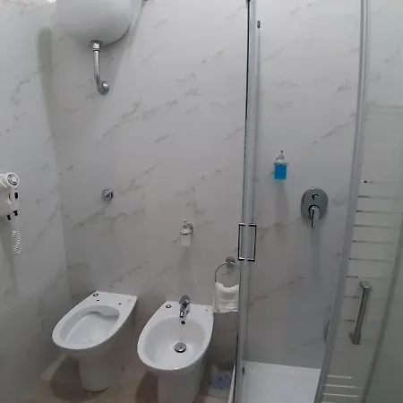 Viola Hotel 2*
