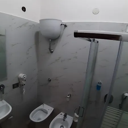 Viola Hotel 2*