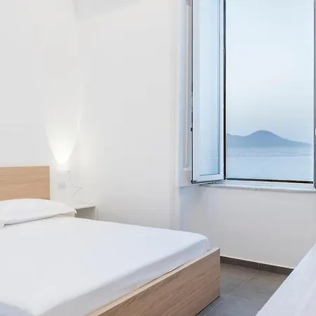 Lux 3* Nápoles