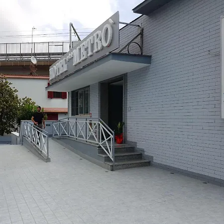 Metro 3* Naples